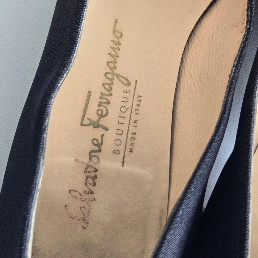 Salvatore Ferragamo Boutique Black Canvas Square Toe Block Heel Pumps 9AA